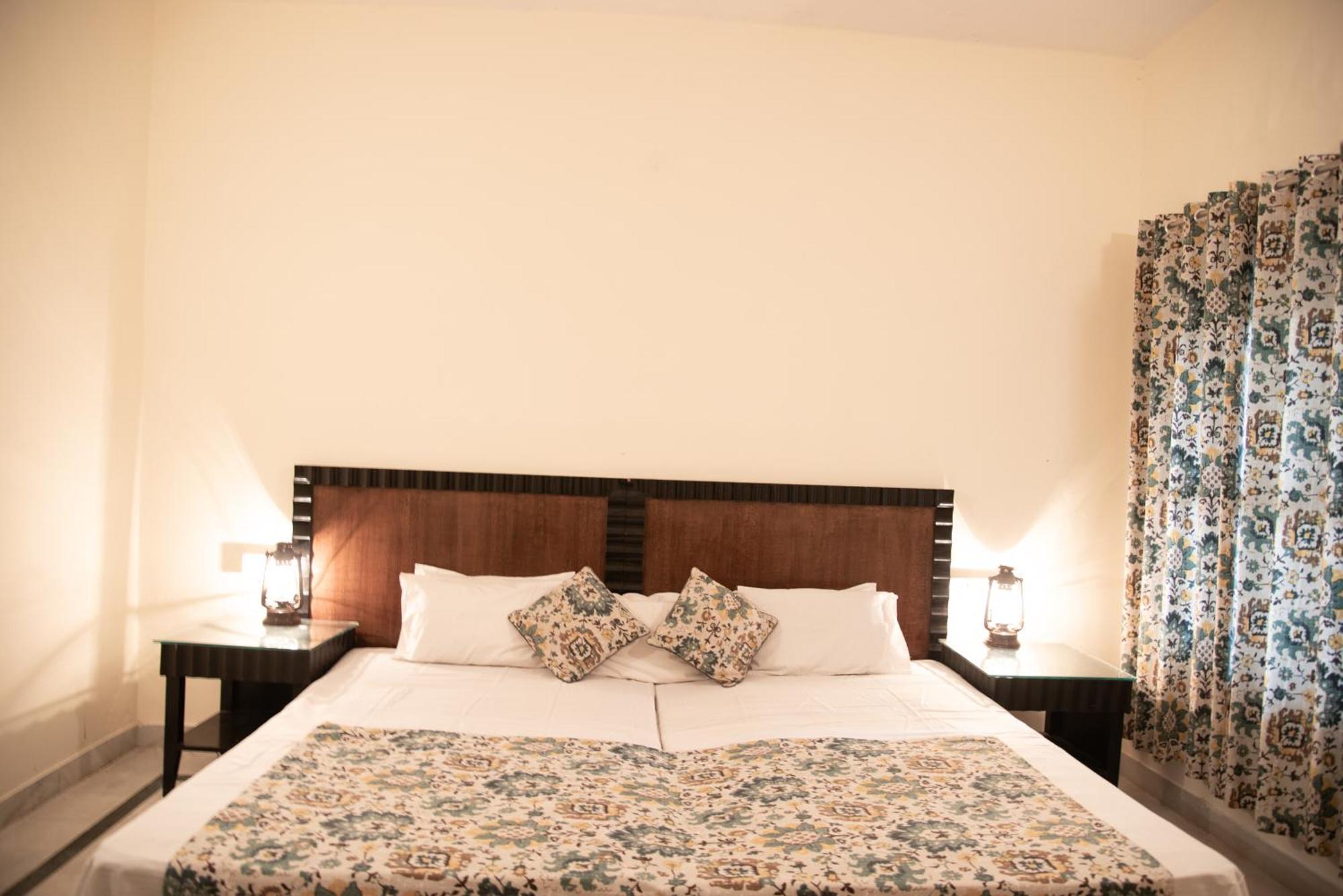 Shivika Lake Hotel Ranakpur Sadri Exterior photo