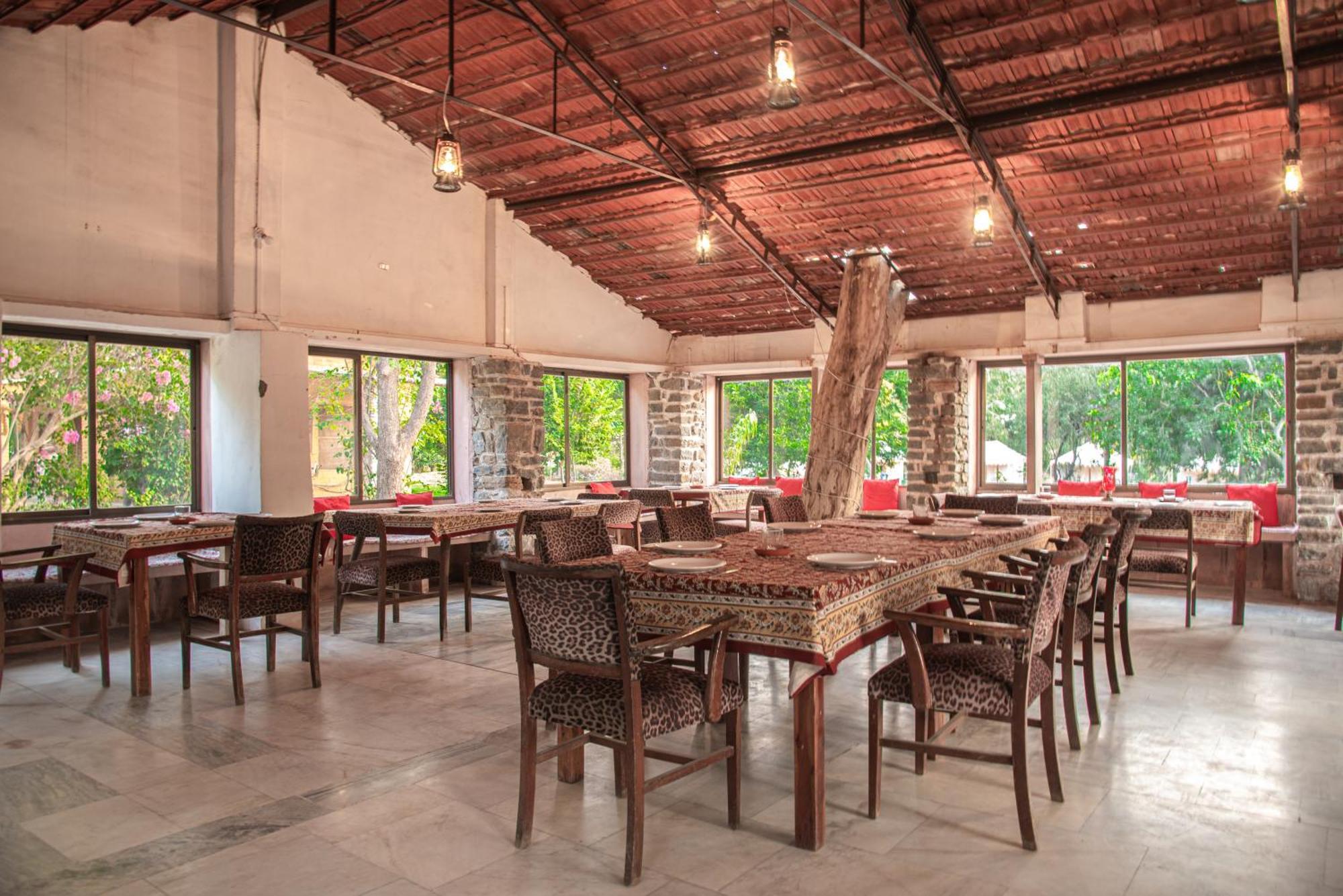 Shivika Lake Hotel Ranakpur Sadri Exterior photo