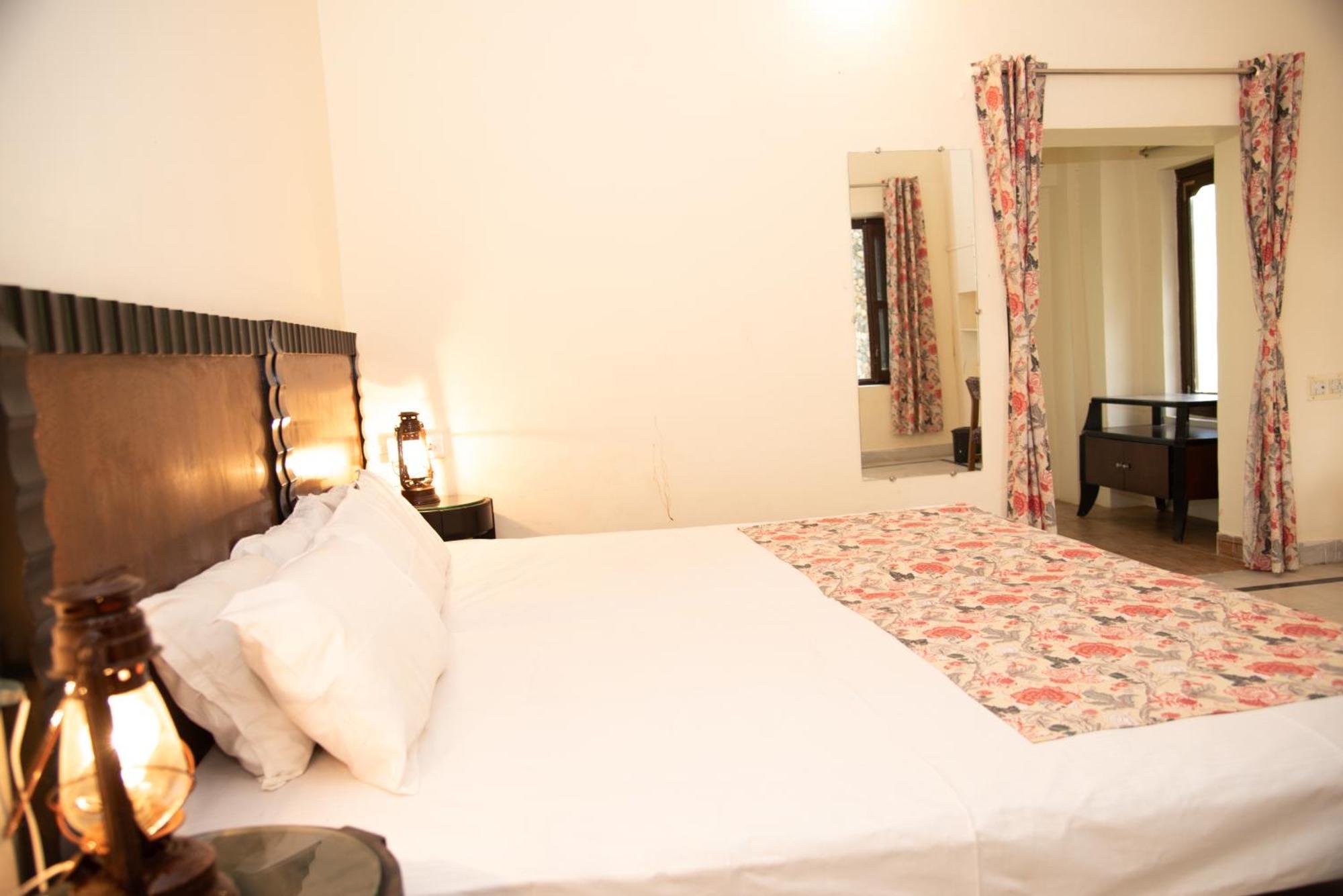 Shivika Lake Hotel Ranakpur Sadri Exterior photo